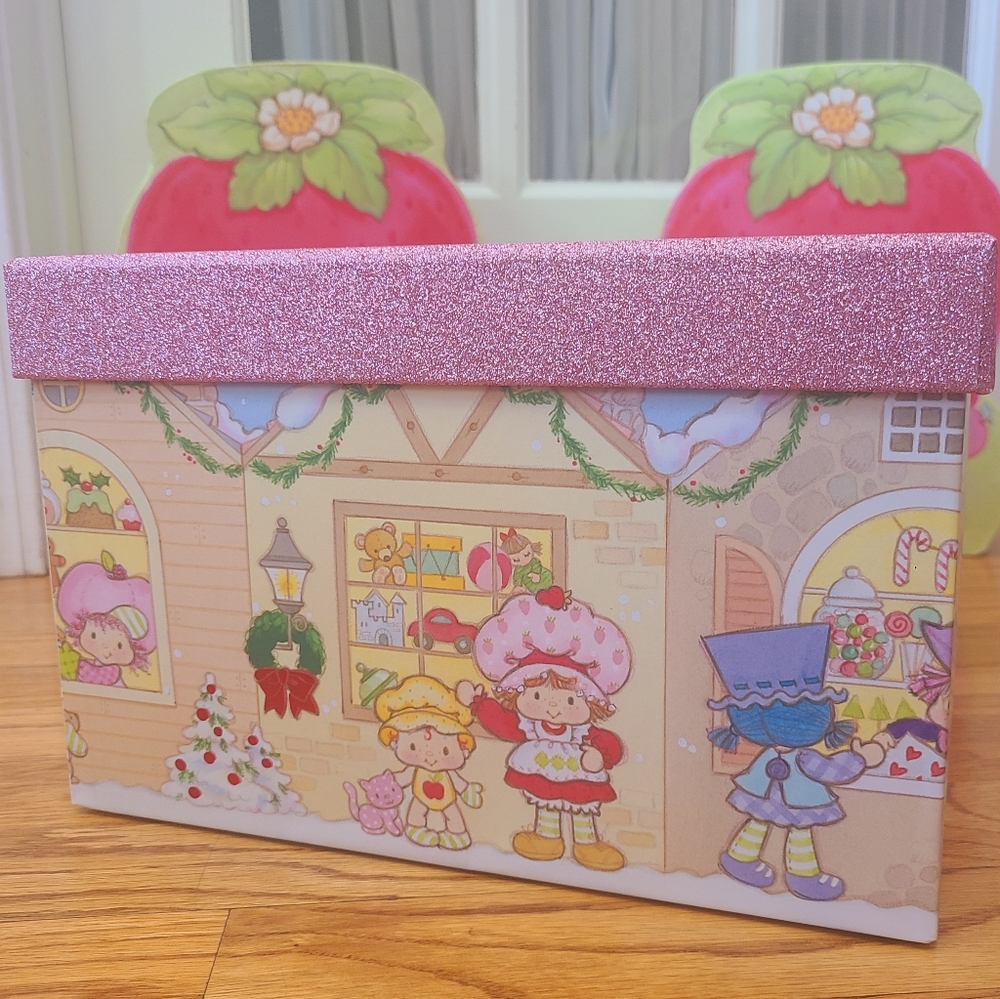 Strawberry Shortcake Box ๐ - Picture 4 of 5